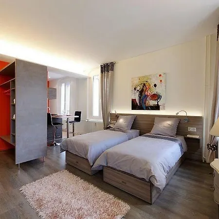 Comme Chez Soi
