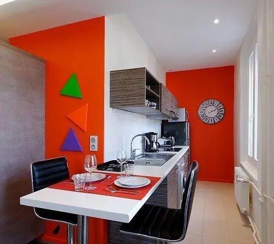 Comme Chez Soi *