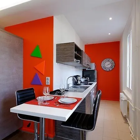 Comme Chez Soi *