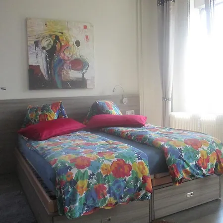 Comme Chez Soi